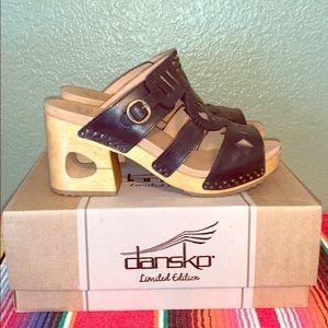 Limited Edition Dansko Oralee Size 38